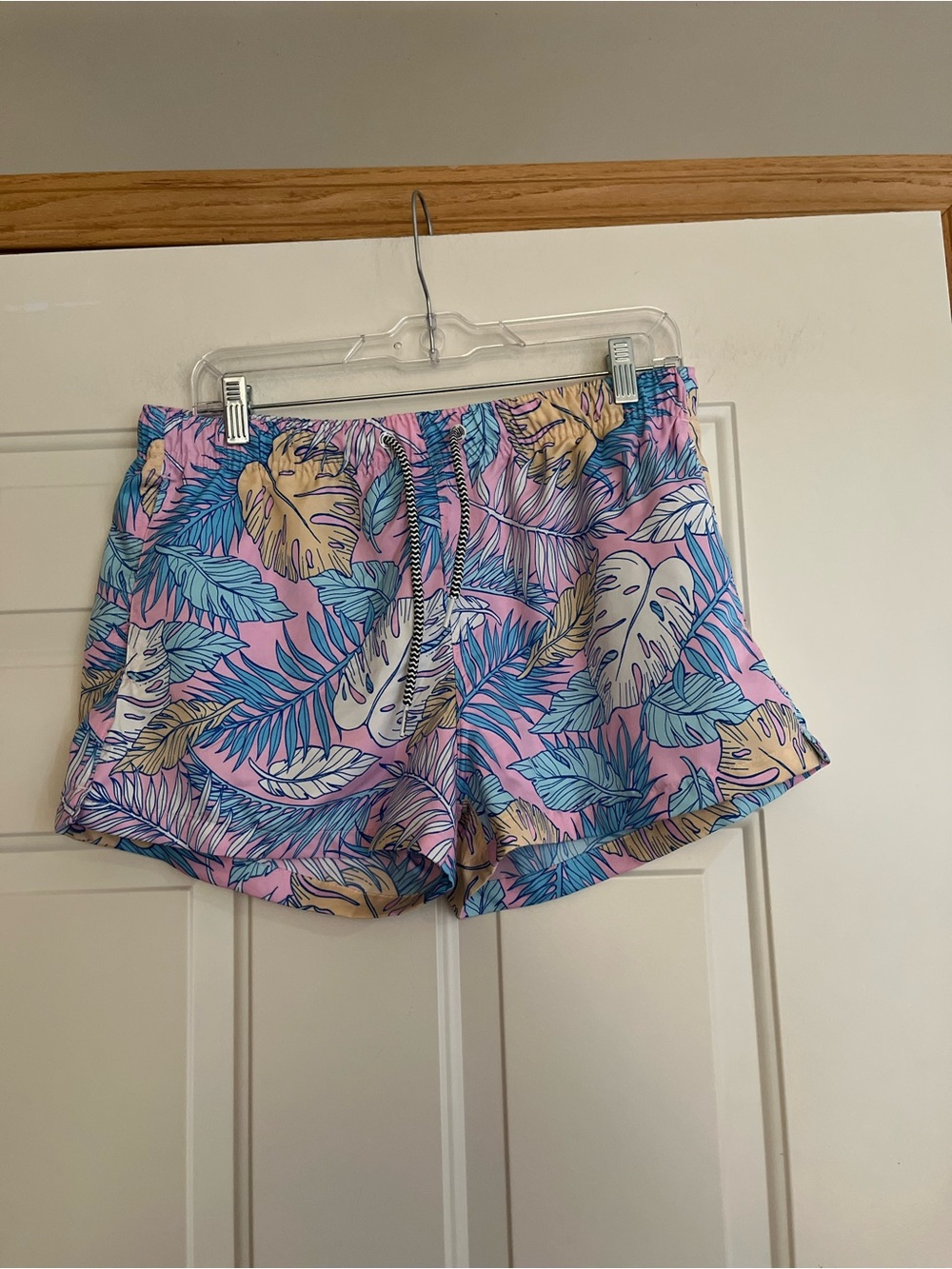 Women’s Boardies Palmtopia pink blue yellow elastic waist swim shorts. Large